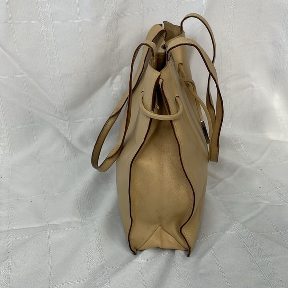 Gucci Balthus Leather Drawstring Tote Shoulder Bag Soft Beige - Picture 6 of 17